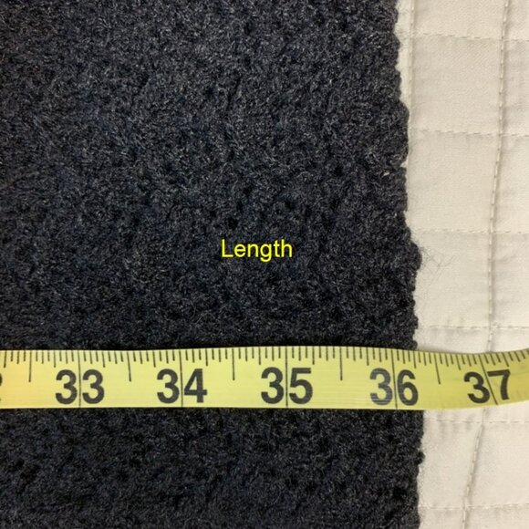 Hand-Knit Wool Black Scarf - Picture 4 of 5